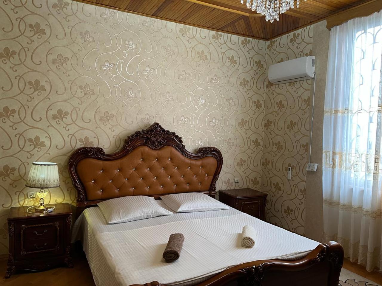 Guest House Levan II Dadiani Zugdidi ภายนอก รูปภาพ