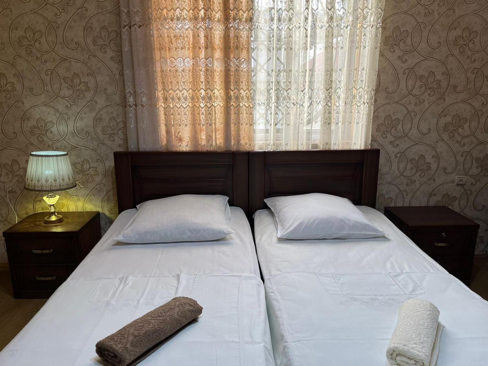 Guest House Levan II Dadiani Zugdidi ภายนอก รูปภาพ