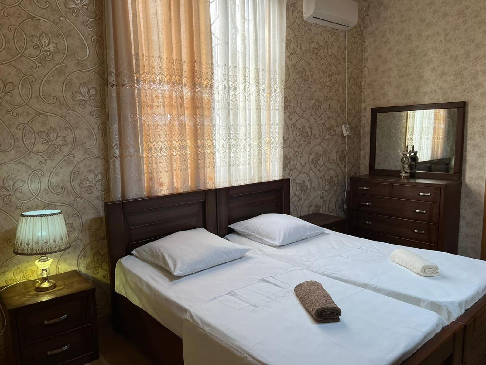 Guest House Levan II Dadiani Zugdidi ภายนอก รูปภาพ