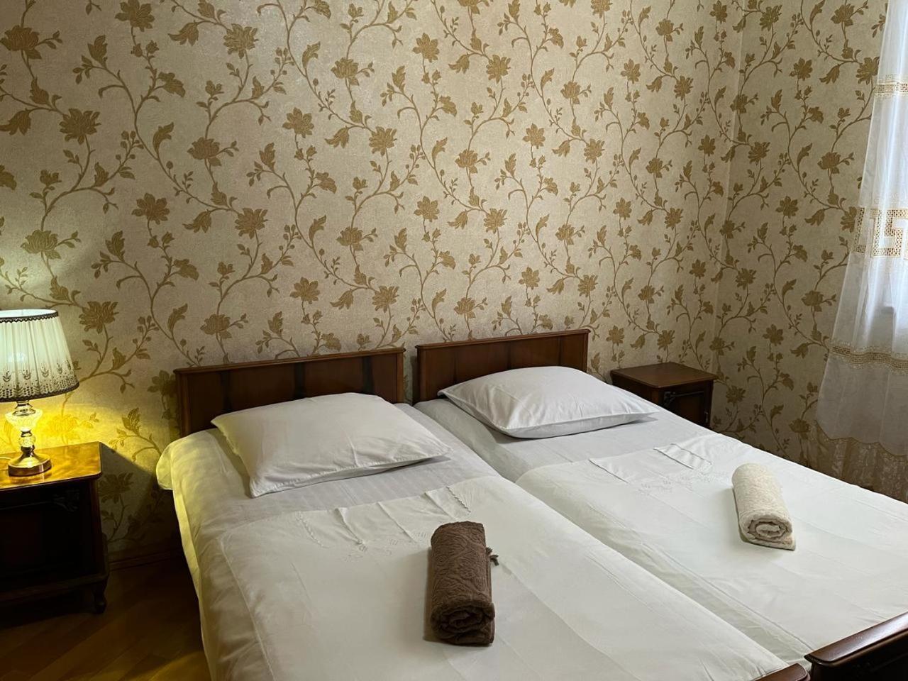 Guest House Levan II Dadiani Zugdidi ภายนอก รูปภาพ