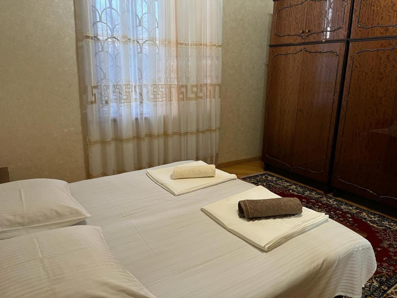 Guest House Levan II Dadiani Zugdidi ภายนอก รูปภาพ